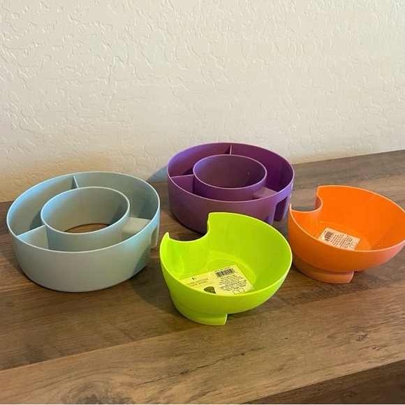 Target Bullseyes Playground
NWT Water Bottle Tumbler Bowl
Snack Holders Set of 4 - Picture 2 of 3